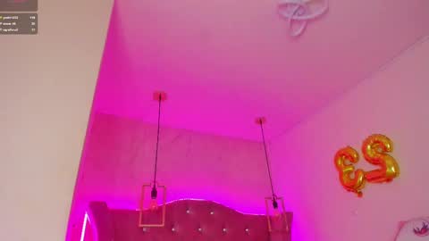 Snapshot of mariam__cute chatting on March 12, 10:07 pm   online show from March 12, 10:07 pm