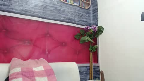 Snapshot of mariam_schubert chatting on December 12, 5:48 pm mariam_schubert online show from December 12, 5:48 pm