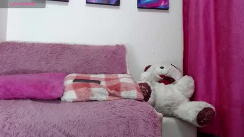 Snapshot of mariam_schubert chatting on March 11, 2:51 pm mariam_schubert online show from March 11, 2:51 pm