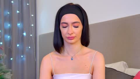 MariaMenson online show from December 17, 10:00 pm