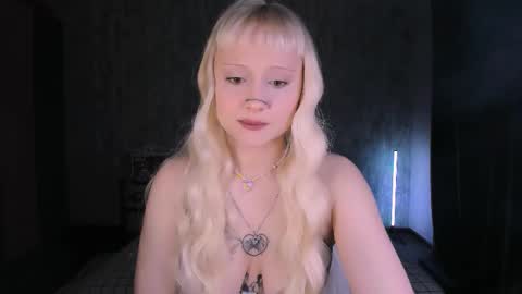 Snapshot of mariamilkis chatting on November 10, 9:58 pm Maria online show from November 10, 9:58 pm