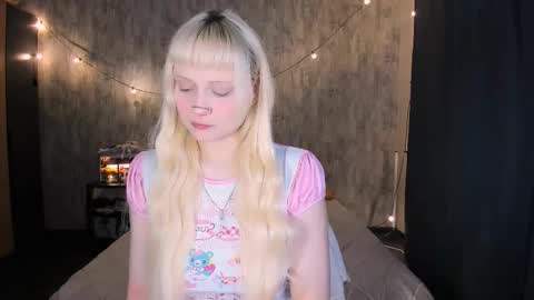 Snapshot of mariamilkis chatting on December 15, 4:50 am Maria online show from December 15, 4:50 am