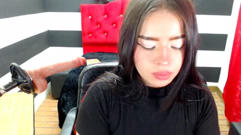 Snapshot of marian_ran_ chatting on December 14, 10:02 am Marian online show from December 14, 10:02 am