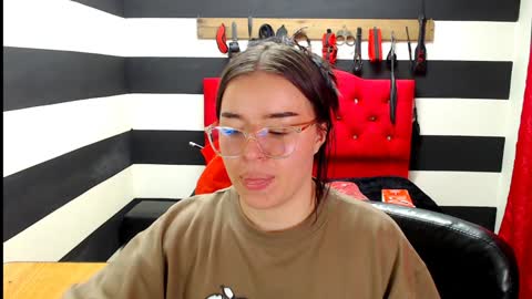 Snapshot of marian_ran_ chatting on December 27, 2:58 am Marian online show from December 27, 2:58 am