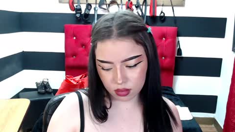 Snapshot of marian_ran_ chatting on February 8, 6:43 am Marian online show from February 8, 6:43 am