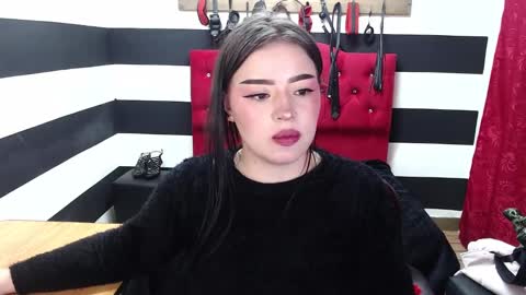 Snapshot of marian_ran_ chatting on February 11, 4:55 am Marian online show from February 11, 4:55 am