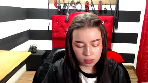 Snapshot of marian_ran_ chatting on February 17, 10:07 am Marian online show from February 17, 10:07 am