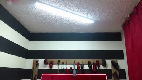 Snapshot of marian_ran_ chatting on October 23, 3:17 am Marian online show from October 23, 3:17 am