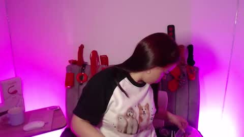 Snapshot of marian_ran_ chatting on November 28, 2:25 am Marian online show from November 28, 2:25 am