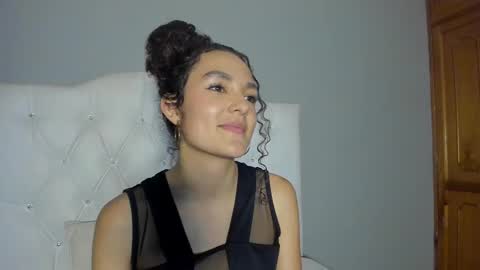 Snapshot of marian_skinny chatting on December 10, 1:11 am Marian online show from December 10, 1:11 am