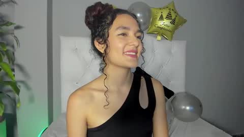 Snapshot of marian_skinny chatting on December 10, 4:38 pm Marian online show from December 10, 4:38 pm