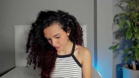 Snapshot of marian_skinny chatting on January 12, 11:15 pm Marian online show from January 12, 11:15 pm