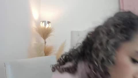 Snapshot of marian_skinny chatting on September 17, 12:01 am Marian online show from September 17, 12:01 am