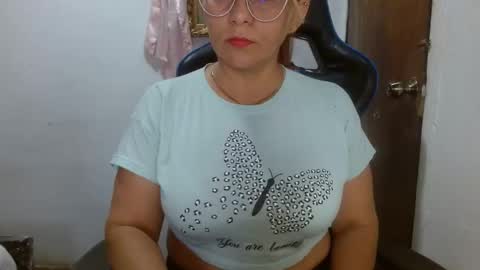 Snapshot of mariana995649 chatting on February 1, 11:16 pm mariana995649 online show from February 1, 11:16 pm