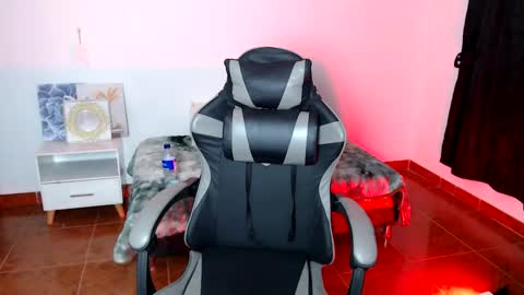 Snapshot of mariana__666 chatting on October 30, 8:49 am mariana__666 online show from October 30, 8:49 am