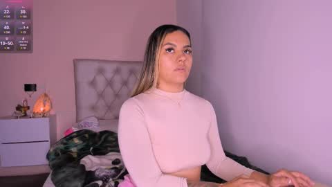 Snapshot of mariana__roe chatting on March 8, 5:28 am Mariana Roe online show from March 8, 5:28 am