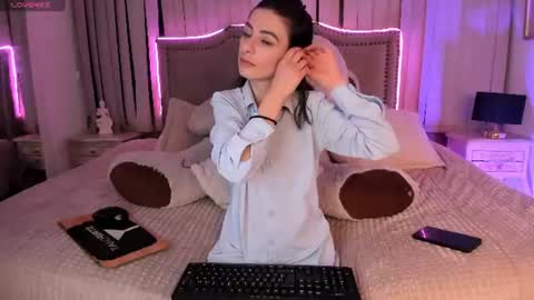 mariana__thompson online show from June 20, 2:36 am