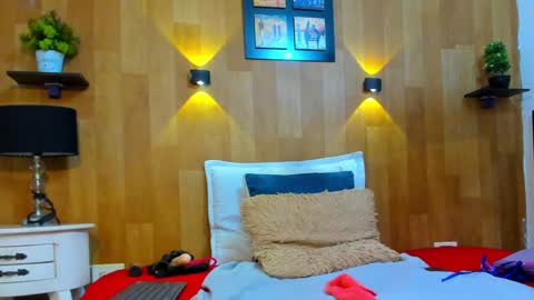 Mariana Angel online show from February 3, 7:10 pm