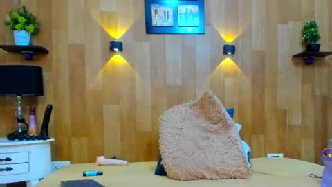 Mariana Angel online show from February 9, 5:33 pm