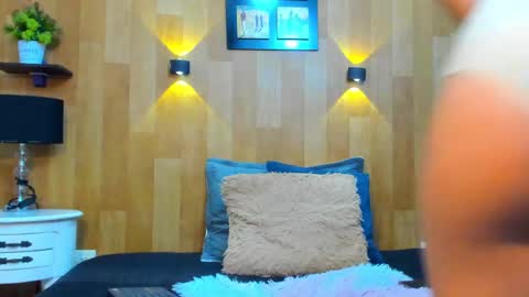 Mariana Angel online show from February 11, 1:20 am