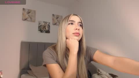 Mariana online show from April 14, 11:44 pm