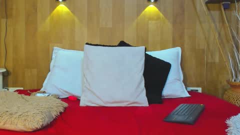 Mariana Angel online show from March 11, 3:29 pm