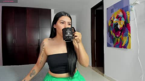 MARIANA Y VALENTINA online show from April 15, 11:06 am