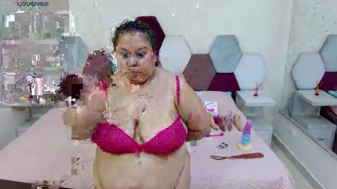 mariana online show from November 11, 6:08 pm