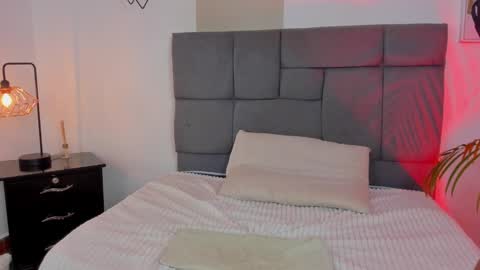 Mariana online show from December 7, 11:12 pm