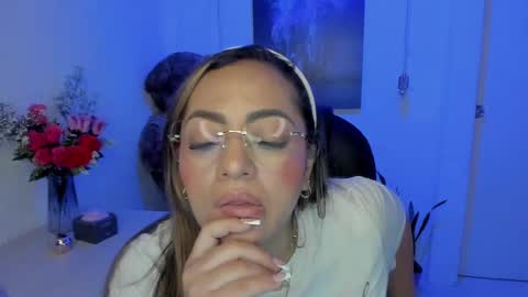 Mariana Lopez online show from March 1, 2:59 am