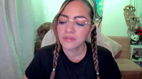 Mariana Lopez online show from October 5, 1:04 am