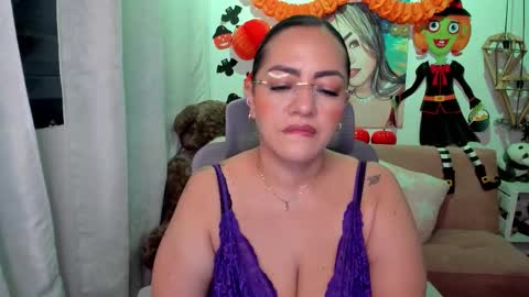 Mariana Lopez online show from October 31, 2:01 am