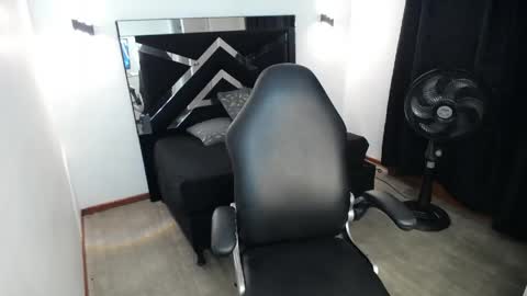 Mariana online show from April 22, 8:50 am