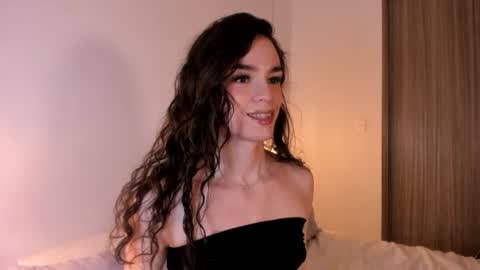 Snapshot of marianasynn_ chatting on June 25, 12:21 am online show from June 25, 12:21 am