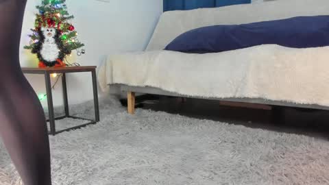 Mariana Vargas online show from December 10, 1:33 pm