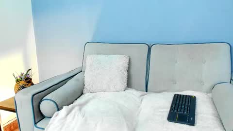 Mariana Vargas online show from October 20, 2:28 pm