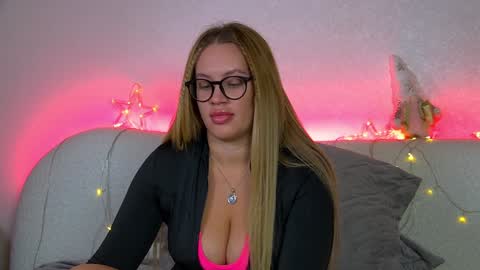 Snapshot of marianeumann chatting on January 11, 6:54 pm Maria online show from January 11, 6:54 pm