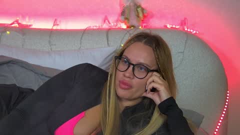 Snapshot of marianeumann chatting on January 12, 1:11 am Maria online show from January 12, 1:11 am