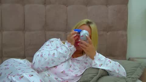 Maria online show from March 8, 2:15 am