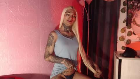 Snapshot of mariangel_tattooed_barbie chatting on February 15, 9:22 pm mariangel_tattooed_barbie online show from February 15, 9:22 pm