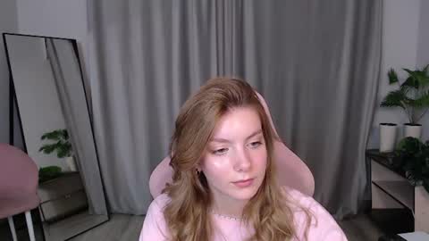 Snapshot of marianna_meow246 chatting on June 12, 7:24 pm marianna_meow246 online show from June 12, 7:24 pm
