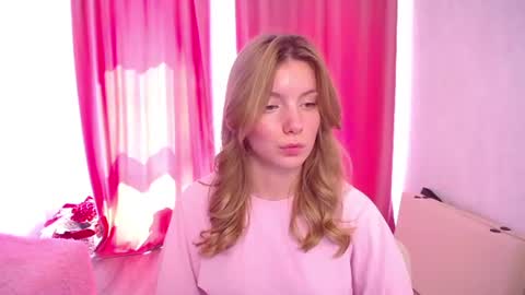 Snapshot of marianna_meow246 chatting on July 6, 11:40 am marianna_meow246 online show from July 6, 11:40 am