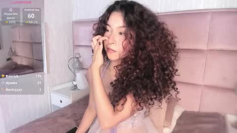 marianna_ray_ online show from October 7, 9:01 pm