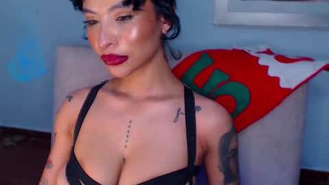 Snapshot of marianne__ chatting on December 16, 8:31 am M A R I A N E online show from December 16, 8:31 am