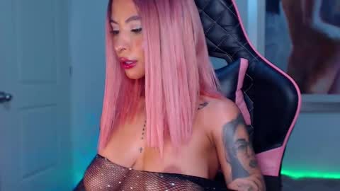 Snapshot of marianne__ chatting on December 20, 3:36 am M A R I A N E online show from December 20, 3:36 am