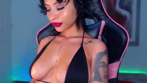 Snapshot of marianne__ chatting on December 22, 4:50 am M A R I A N E online show from December 22, 4:50 am