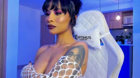 Snapshot of marianne__ chatting on January 5, 6:56 am M A R I A N E online show from January 5, 6:56 am