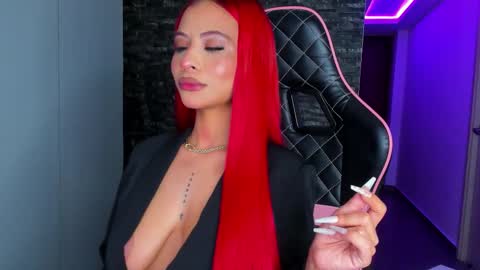 Snapshot of marianne__ chatting on September 21, 7:43 am M A R I A N E online show from September 21, 7:43 am