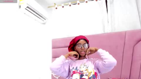 Snapshot of marianrosse chatting on October 19, 7:47 pm marianrosse online show from October 19, 7:47 pm