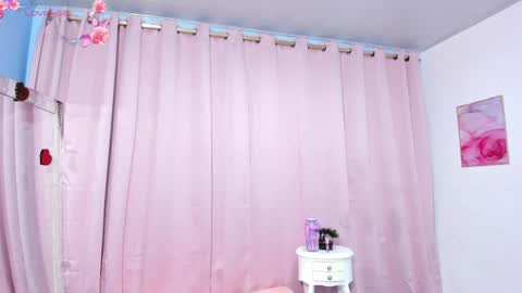 Snapshot of marianrosse chatting on May 2, 3:17 pm marianrosse online show from May 2, 3:17 pm